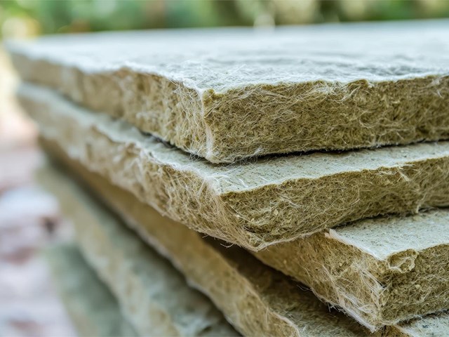 5 beneficios clave del insuflado de lana de roca en techos y paredes